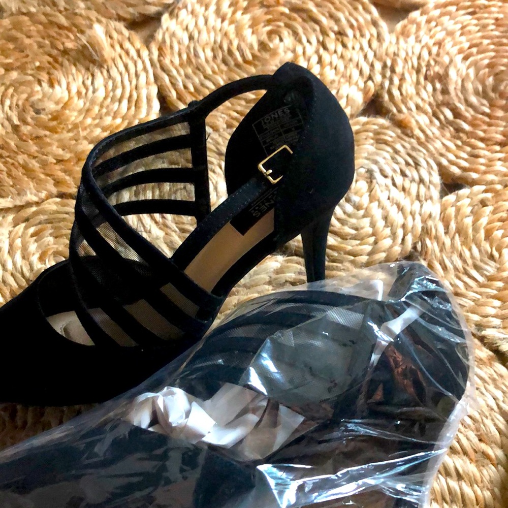 Jones New York black heels